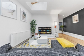 Sophisticated 2-Bedroom Apartment